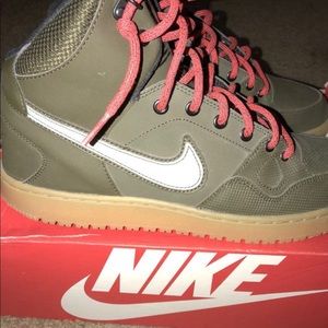 nike son of force green